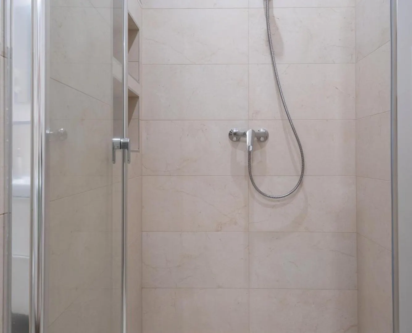 Amethyst Apartments - Acacia 2 Bedroom Budapest