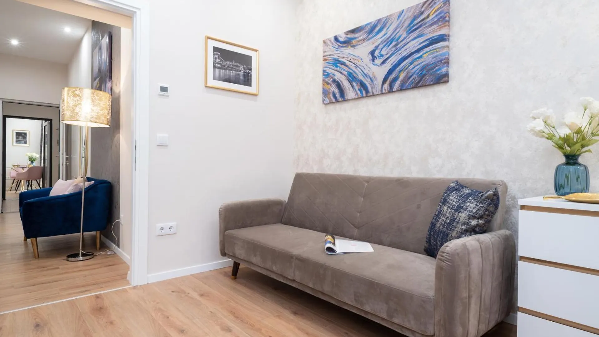 Amethyst Apartments - Acacia 2 Bedroom Budapest